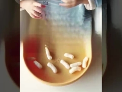 الصفيحة الوردية للأطفال ملعقات و أكواب مع حجرات